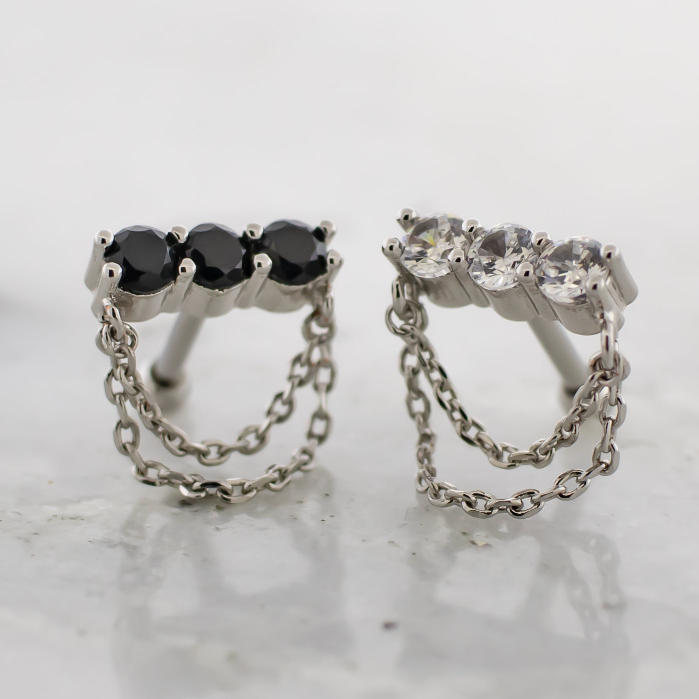 16G Chain Trio Gem Cartilage Barbell