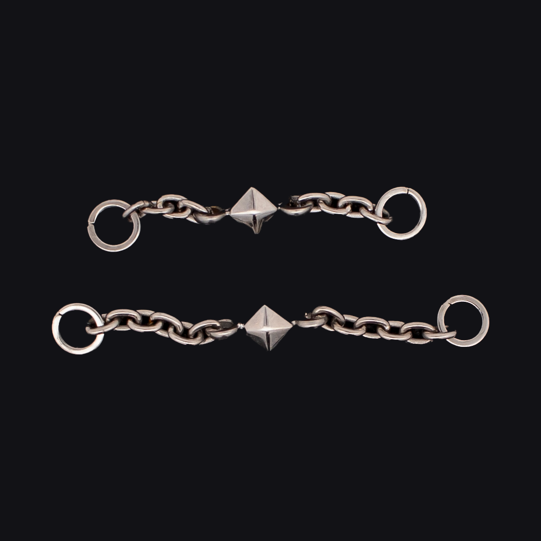 Manon - Pyramid Chain - Pierced Addiction