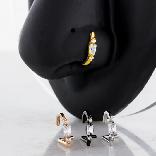 18G Nose Curve Baguette And Round Gems