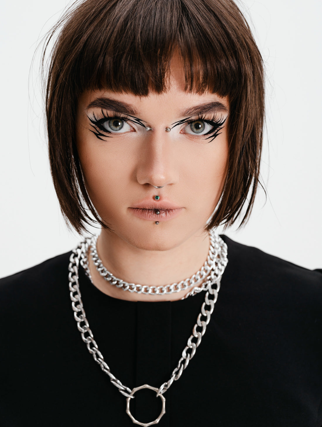 nose bridge piercing