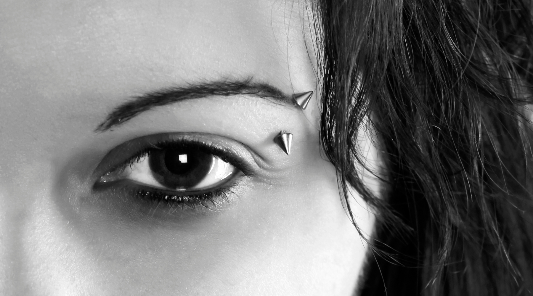 Titanium Threadless Ends: Hypoallergenic Piercing Must-Have