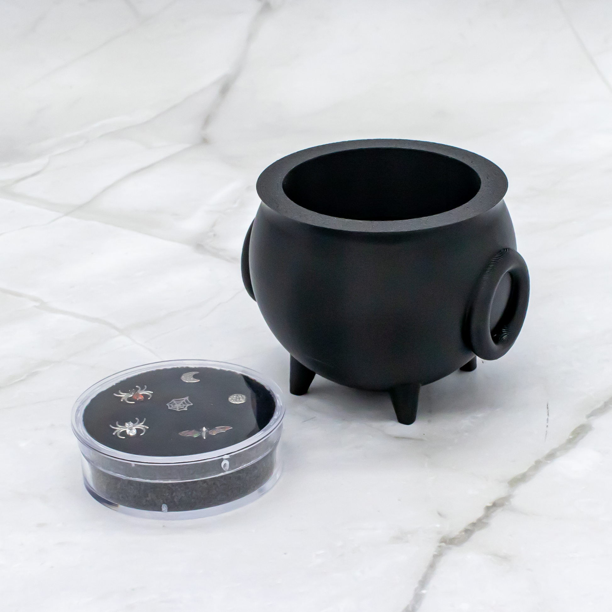 3D Cauldron Display for Threadless Ends