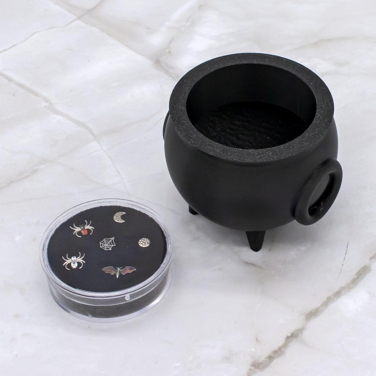 3D Cauldron Display for Threadless Ends