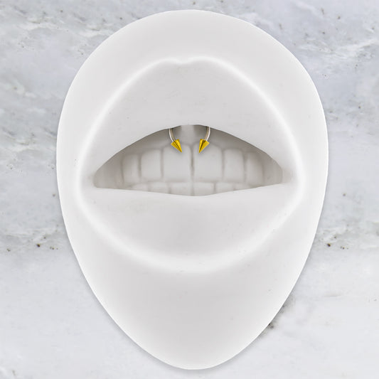 Smiley- 16G Steel Externally Threaded Horsehoe w/ Spikes