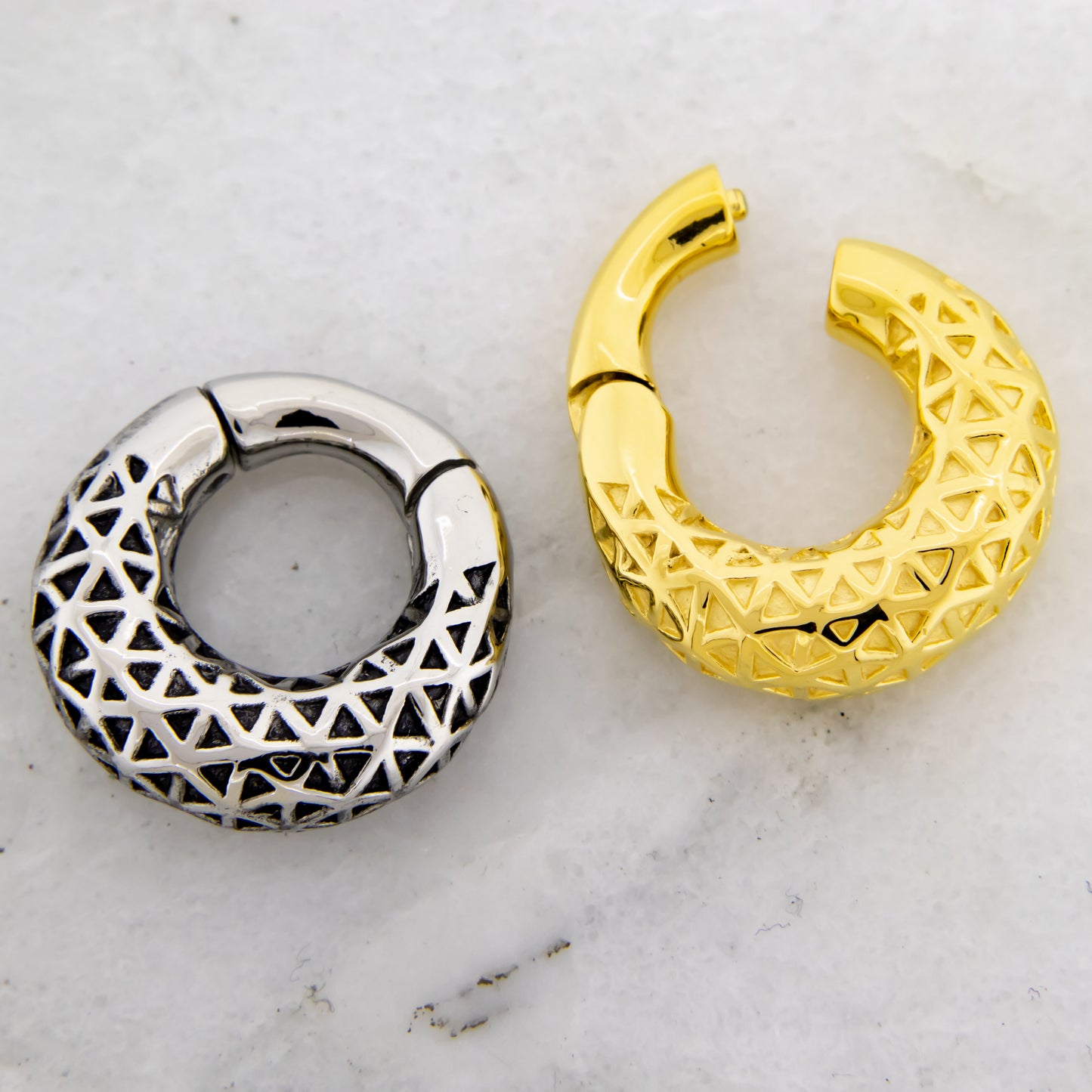 6G Steel Cast Geometric Textured Ear Weight Clicker