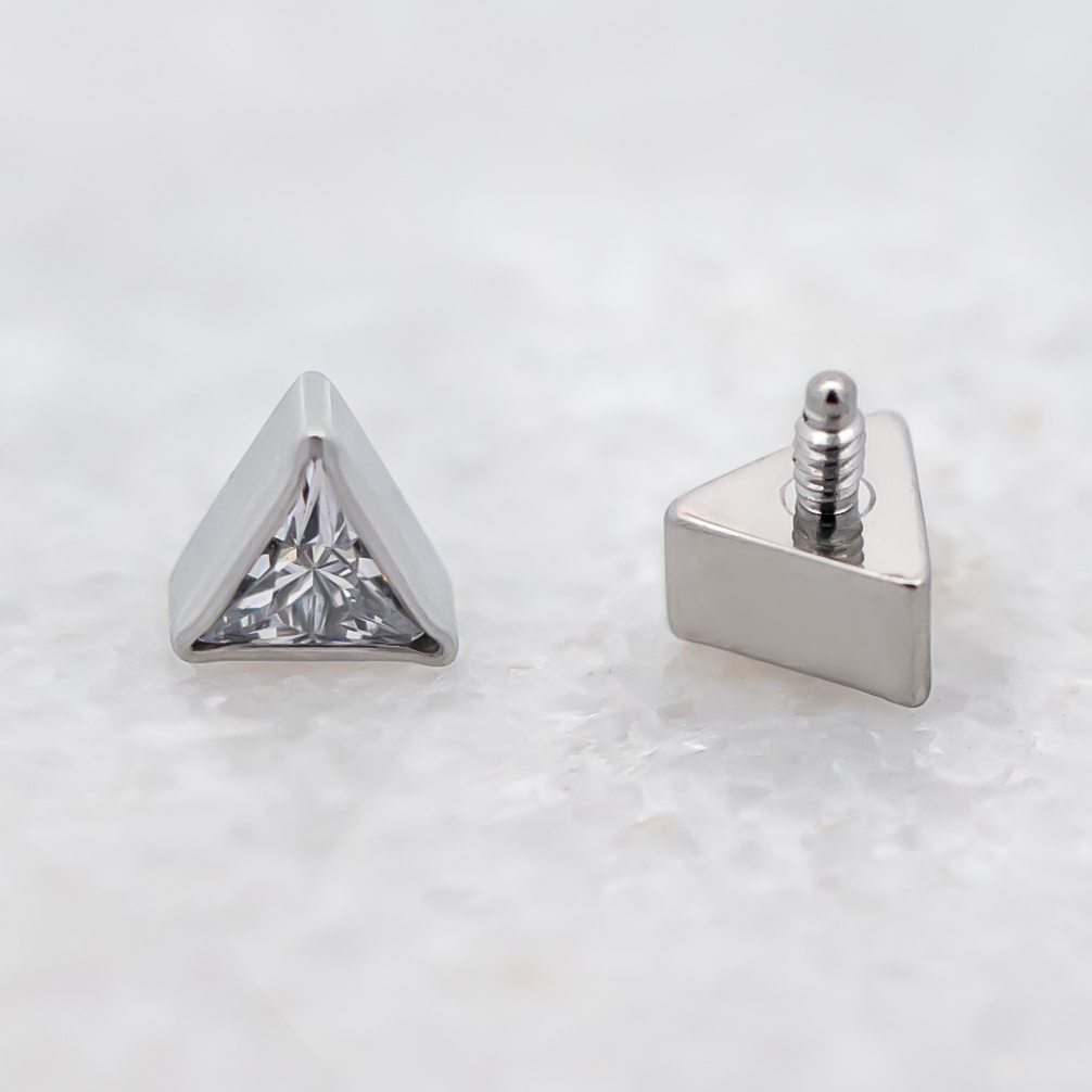 16G/18G Steel Internally Threaded Triangle CZ End