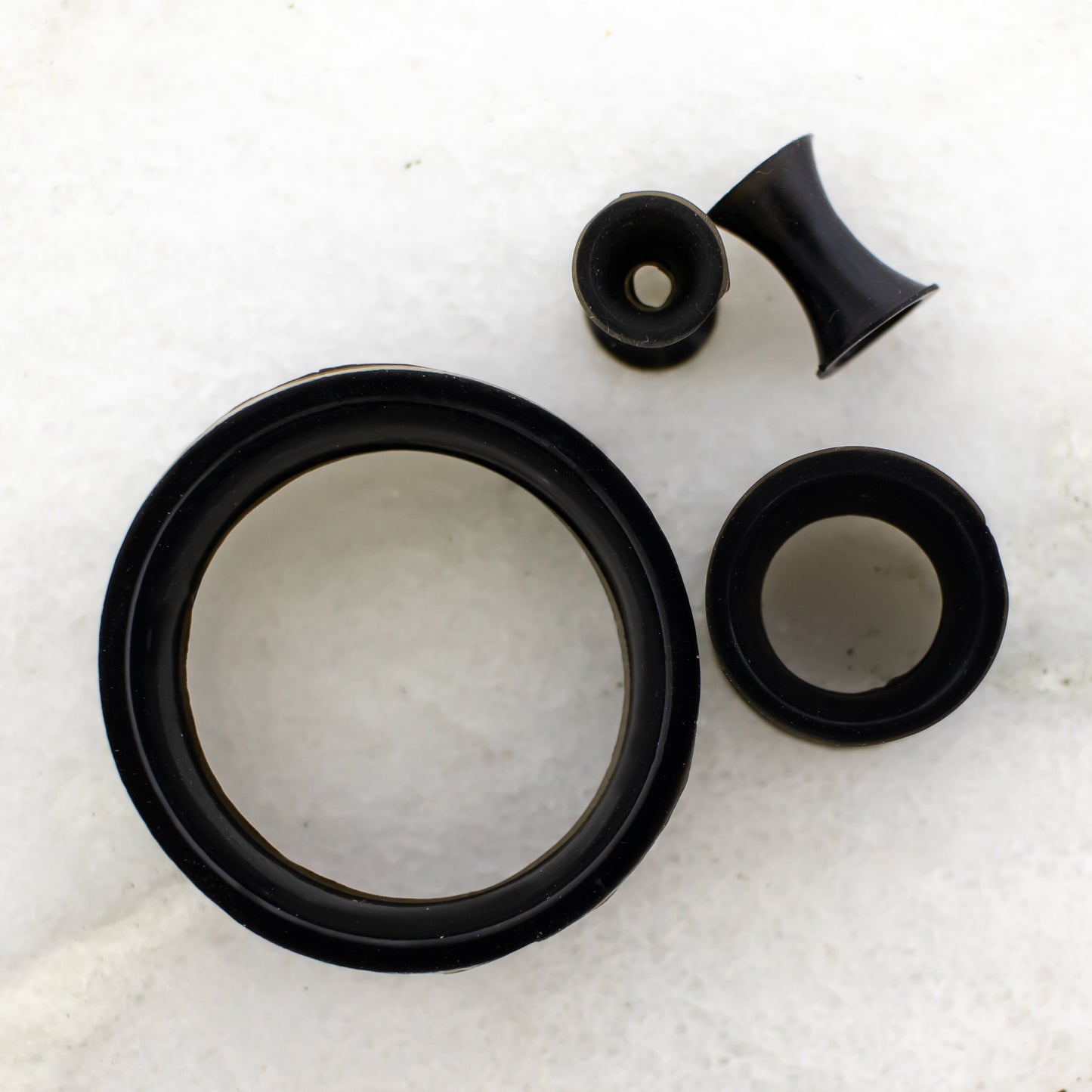 Silicone Double Flare Tunnels - Black - 6g - 2"