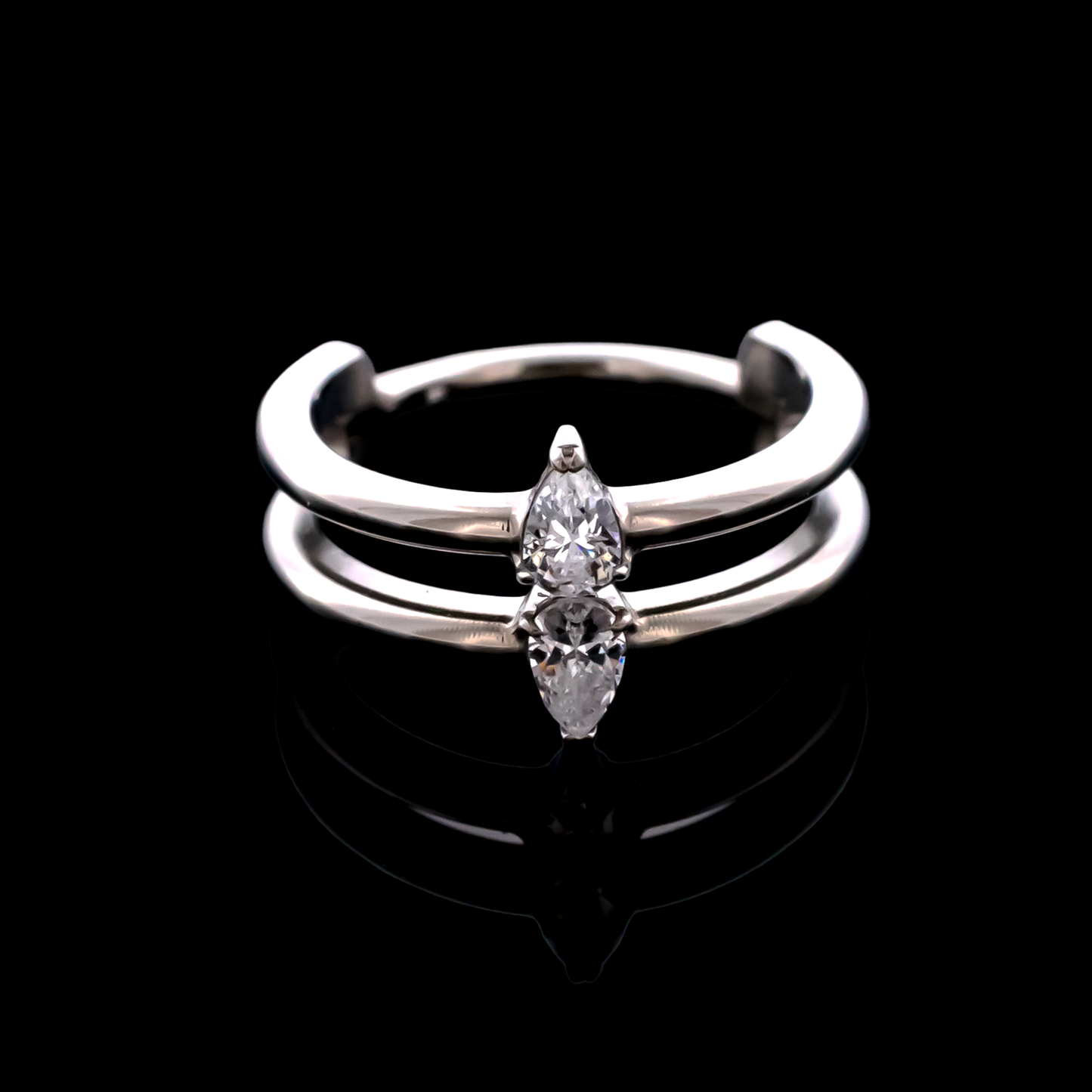 Blair - Hinged Ring