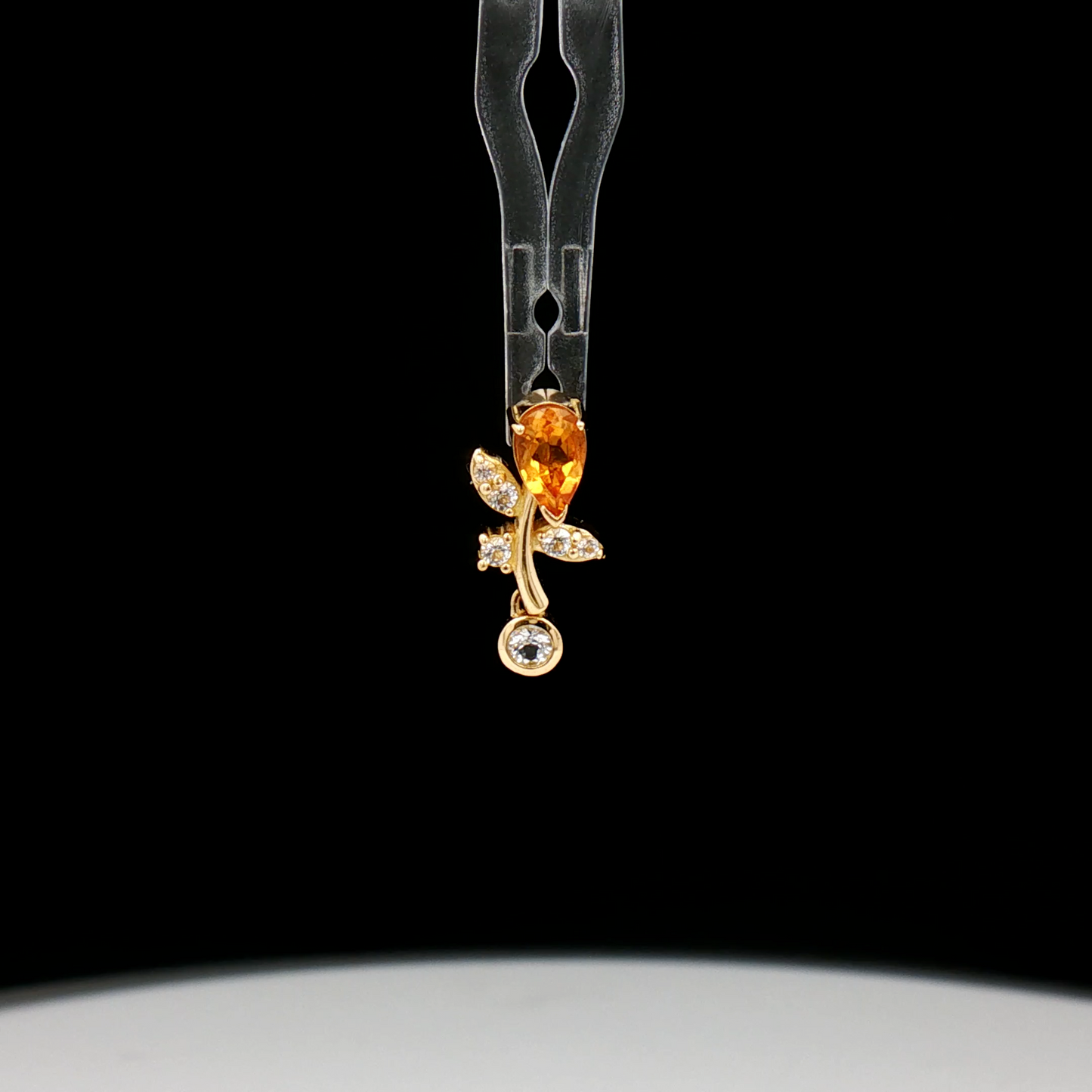 Hazel - 18kt Gold Threadless End
