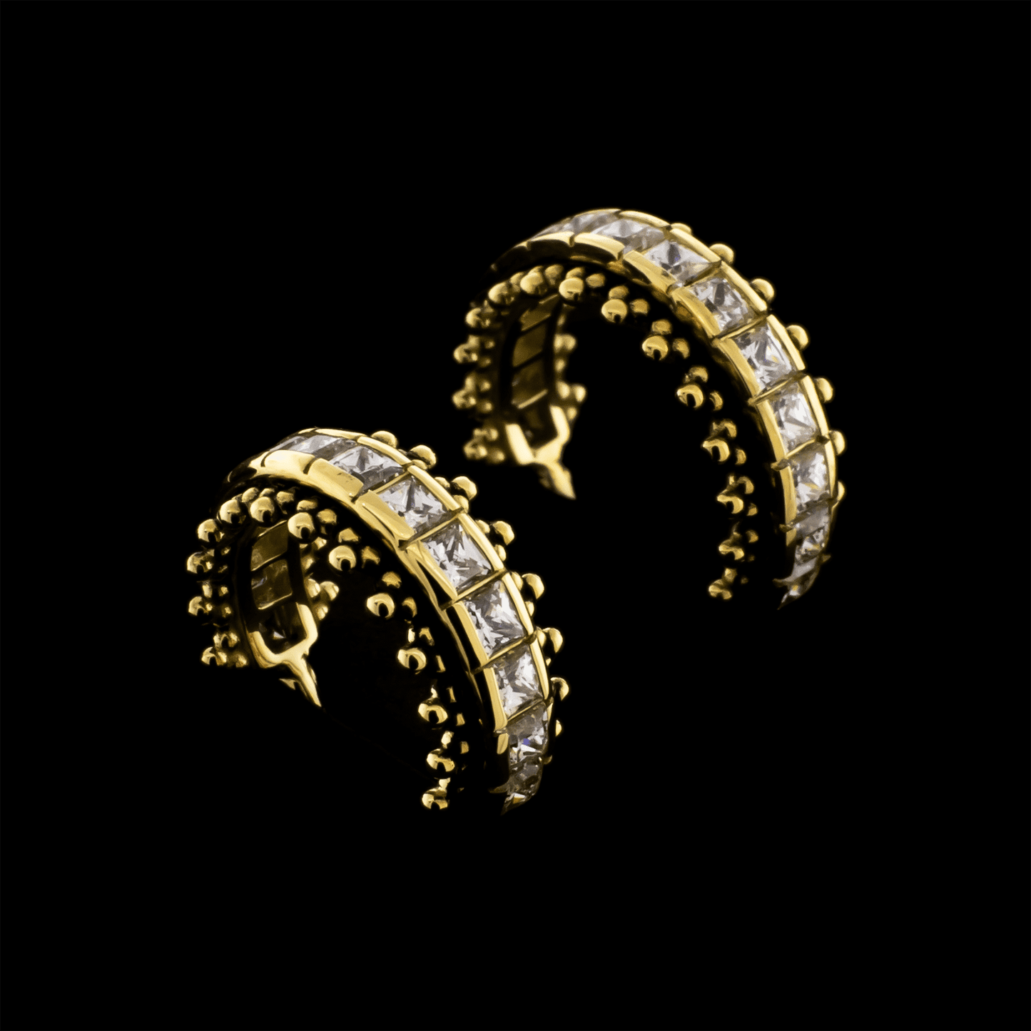 Nero- Hinged Conch Ring