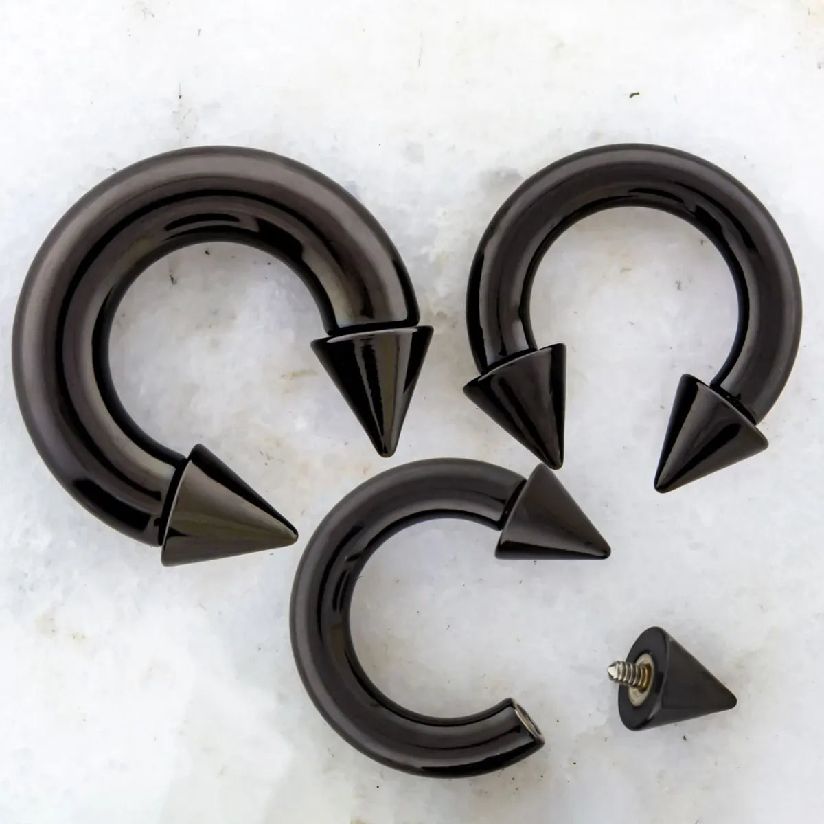 2G-8G Black Internally Threaded Horseshoes w/ Cones - Pierced Addiction