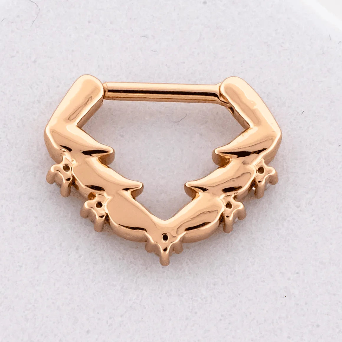 16G V Shaped Leaves Septum Clicker - Pierced Addiction